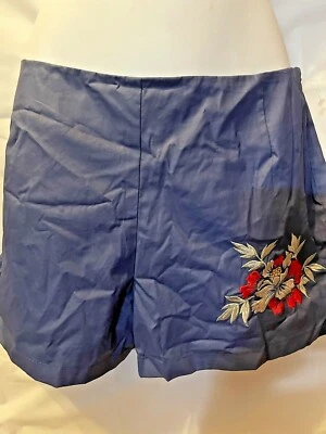 Vintage Roxy High Waisted Embroidered Flower Shorts NWT Size 7 **RARE** - Image 1 of 3