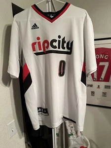 Damian Lillard Adidas Portland Trail Blazers RIP CITY Replica Jersey Medium - Picture 1 of 6