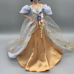 KLEID 1997 HARFENIST ENGEL BLAU CHIFFON GOLD SATIN ABENDKLEID PUPPENKLEIDUNG - Bild 1 von 14