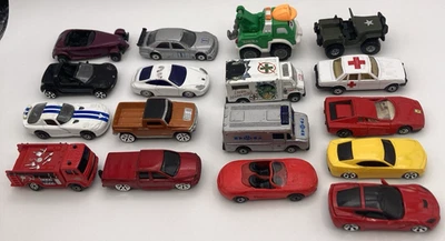 Maisto Die Cast Metal And Plastic Toy Cars Trucks Vehicles Lot Of 17 - Image 1 of 4
