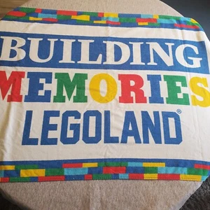 Legoland Strandtuch BUILDING MEMORIES 30"x60" Primärfarben Ziegelrand EUC - Bild 1 von 4