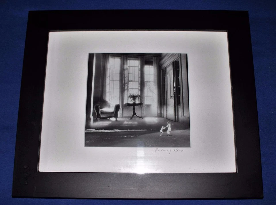 Fotografía de gelatina plateada Barbara J Kline SALA DE PLAYA surrealista, blanco y negro Foto 1 de 1