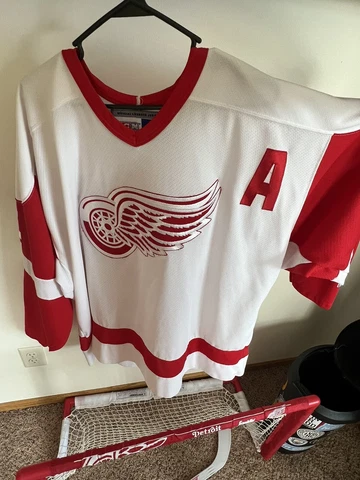 Detroit Red Wings Brendan Shanahan CCM Jersey XXL Cover