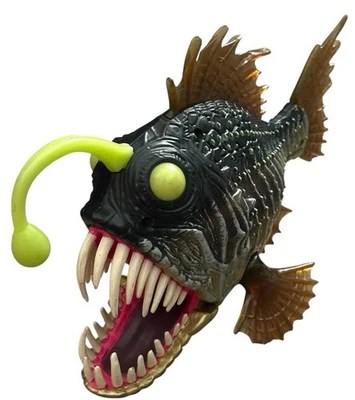 Figura de acción Chap Mei pez pescador de aguas profundas con boca que mastica juguete para peces Foto 1 de 4