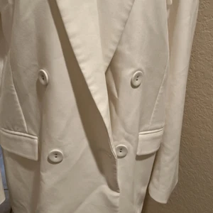 Bardot Women's M Relaxed Oversized Blazer Jacket Cream White Long Minimalist New - Picture 1 of 10