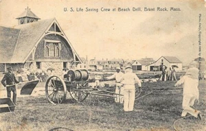 Postal Brant Rock MA U. S. Estación de Salvamento Tripulación en Playa Taladro - Imagen 1 de 2