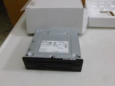 Original VW Golf VII Passat Touran Steuergerät Media SD CD Bluetooth 3Q0035824B - Bild 1 von 4