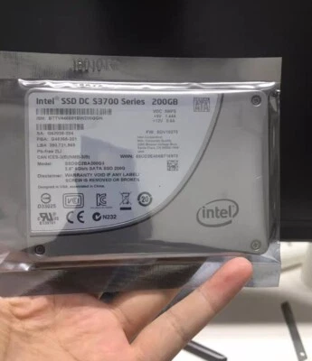 Intel SSD DC S3700 Series 200GB SSDSC2BA200G3 2.5"6Gb/s SATA Solid State Drive - Image 1 of 2