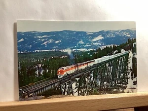 Vista-Dome California Zephyr, Sierra Nevada/Feather River: - Vintage Postcard - Picture 1 of 3