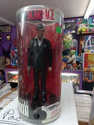Figura parlante Scarface de Mezco Toys Foto 1 de 4