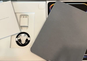 Factory Unlocked Apple iPad Pro 13" M4 1TB Space Black - MVXW3LL/A - Picture 1 of 12