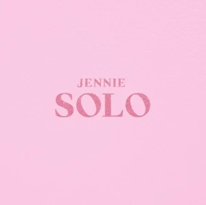 K-POP JENNIE BLACKPINK [SOLO] PHOTOBOOK CD+Photobook+Photocard+Postcard Sealed - Bild 1 von 4