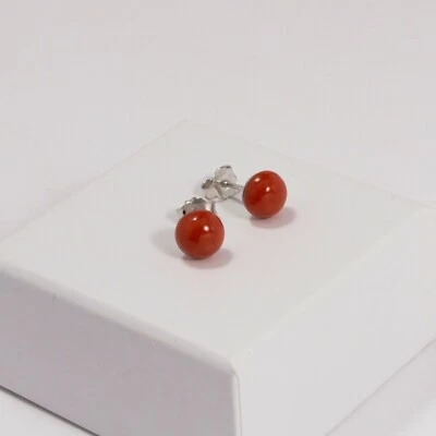 ORECCHINI IN ARGENTO 925 AL LOBO CON BOTTONI DI CORALLO ROSSO 8 mm AGHT 0717 - Immagine 1 di 2