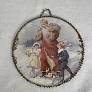 Vintage Flue Cover Victorian Santa Round Glass Wall Art With Chain Snow Dog Kids - Picture 1 of 14
