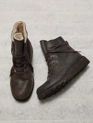 Botas de gamuza Bearpaw forradas de piel de oveja de cuero marrón talla 8 para mujer Foto 1 de 4