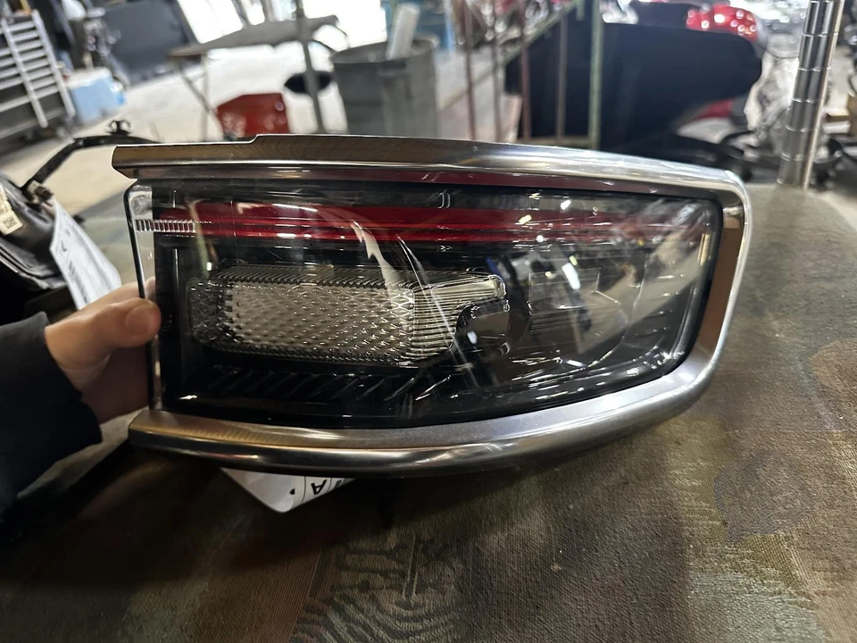 Passenger Tail Light Quarter Panel Mounted Fits 22 GRAND WAGONEER 2012630 Foto 1 de 4