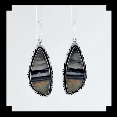 Pendientes artesanales de jaspe de ley y Rinjani Foto 1 de 4