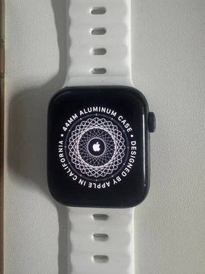 Apple Watch SE Nike 44mm Space Grau Aluminiumgehäuse mit Anthrazit/Schwarz... - Bild 1 von 4