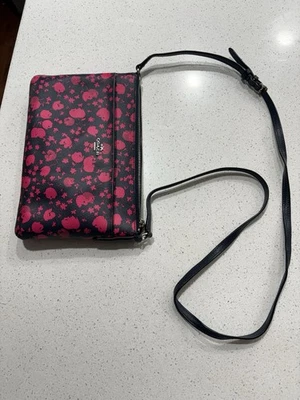 Bolso Bandolera Coach Prairie Calico Negro con Flores Rojas Cuero  Foto 1 de 2