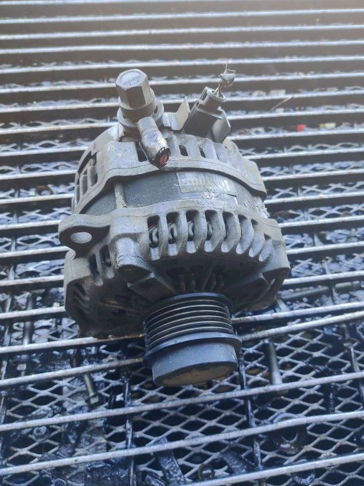 ALTERNATOR 2016 - 2024 雪佛兰迷彩 — 第 1/4 张图片