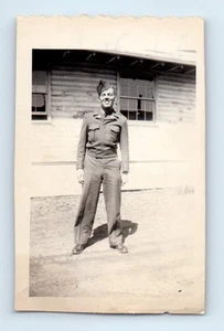 Old Vintage Photo ARMY MAN SOLDIER IN UNIFORM 1951 ANTIQUE SNAPSHOT - Picture 1 of 3