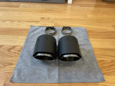 Puntas de escape de fibra de carbono Fabspeed Porsche 718 Boxster Cayman GTS GT4 Spyder Foto 1 de 4