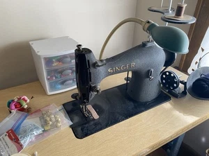 singer Leather And Fabric  sewing machine Professional Industrial Model - Picture 1 of 5