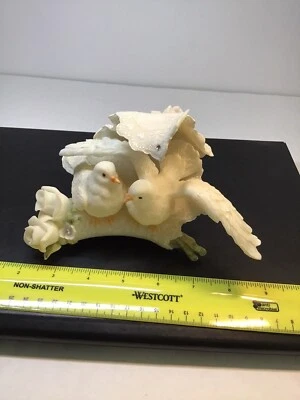 Topper de pastel de palomas elegancia de boda Foto 1 de 4