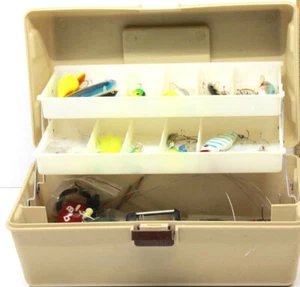 Caja de aparejos Stratton + señuelos de agua dulce ganchos hilanderos carrete de fundición hundidores bobs - Imagen 1 de 11