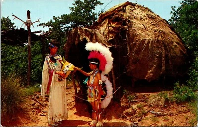Postal de Apache Wicki-Up Indian City EE. UU. Foto 1 de 2
