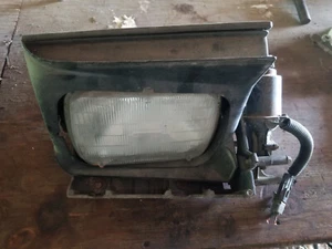 1982-1990 PONTIAC FIREBIRD AND TRANS AM HEADLIGHT ASSEMBLY RIGHT SIDE RH 2 wire - Picture 1 of 8