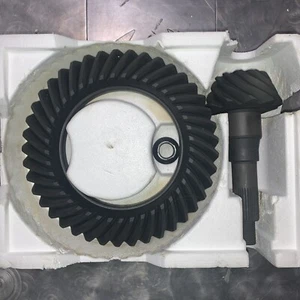 Differential Ring & Pinion Gear Set - Rear Axle Ford 9.75 in. 3.73 Ratio F975373 - Picture 1 of 2