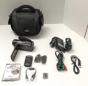 Canon VIXIA HFM32 HD camcorder Bundle 8GB SD Protective Filter Remote Cables Bag - Picture 1 of 10
