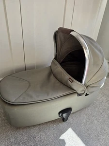 Mamas And Papas Ocarro Carrycot Sage Green - Picture 1 of 5