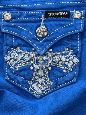Miss Me 女孩亮蓝色卡普里牛仔裤 8 码银色线,闪亮,翻盖口袋 — 第 1/4 张图片