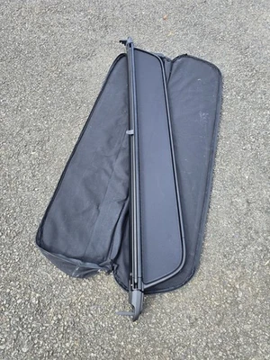 Genuine Mercedes Benz CLK W208 Windscreen wind deflector 98-03 OEM With Case Foto 1 de 4