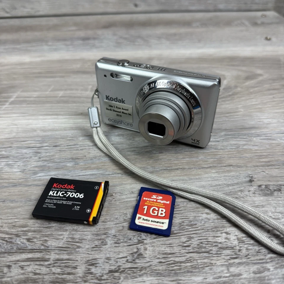 Kodak EasyShare M522 14.0MP Digital Compact Camera 4x Zoom With Battery - Image 1 of 4