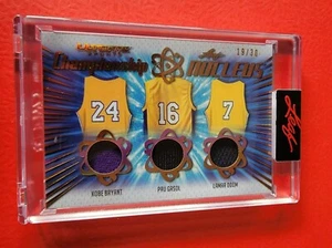 KOBE BRYANT PAU GASOL LAMAR ODOM GAME USED JERSEY CARD #18/30 2021 LEAF ULTIMATE - Picture 1 of 2
