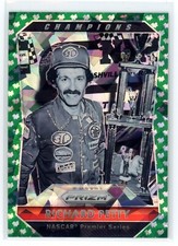 2016 Panini Prizm NASCAR Champions Green Flag Prizm /149 Richard Petty #72 HOF