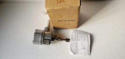 FINETEK - SC3 - TUNING FORKS Level Switch SC380C0CUOAOXX with Tri-clamp fitting - Image 1 of 4