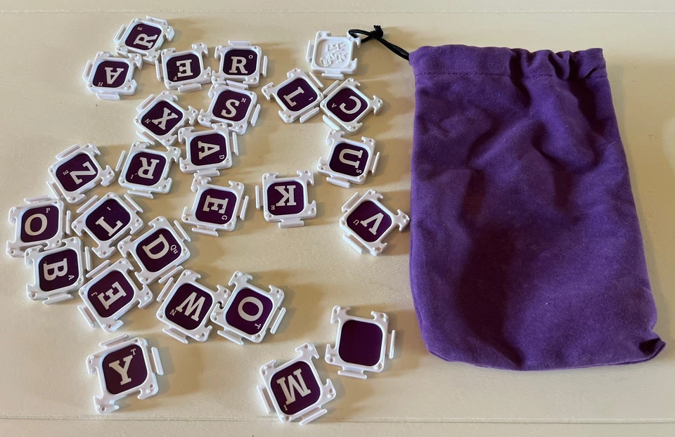 Peças/peças de reposição 2009 Nab-It Game - 25 azulejos de letras roxas de dois lados - Imagem 1 de 1