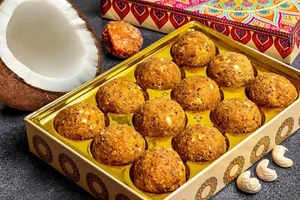 Nariyal Ladoo, Laddoo, Sweets Indian Mithai, Coconut Laddoo (250 Gm) - Picture 1 of 4