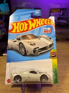 Hot Wheels 2024 - Pagani Utopia - 205/250 - HW Exotics 5/10 L CASE : SILVER - Picture 1 of 9