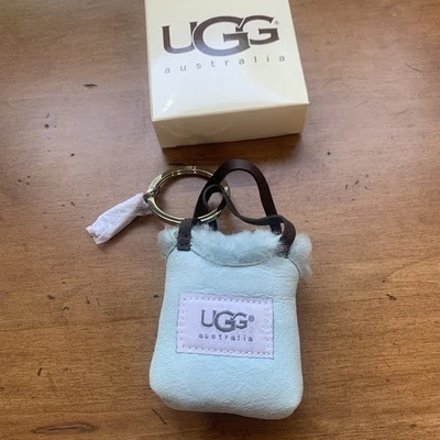 UGG Australia Mini Bolso de Mano Azul Claro Llavero Cartera Clip Nuevo en Caja Foto 1 de 4