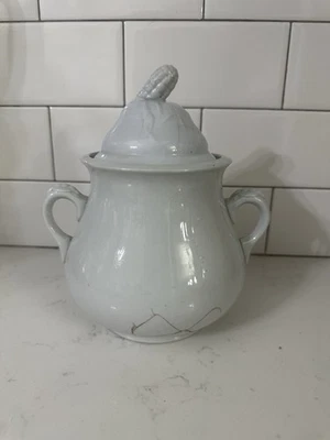 Антикварная сахарница из железняка с крышкой - Изображение 1 из 4