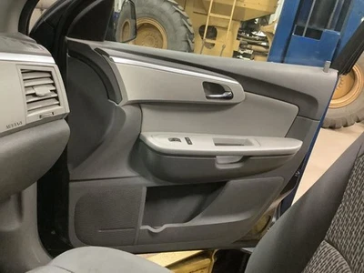 Panel de moldura de puerta delantera Traverse 2010 326502 Foto 1 de 4