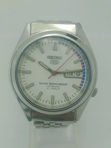 Seiko 5 7S26-02F0 Day/Date 21 Jewel 50 M Roulette Dial Men's Automatic Watch - Picture 1 of 10