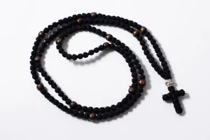 Cuerda de oración semi espaciada de lana negra 150 nudos con cuentas de madera y Theotokos - Imagen 1 de 6