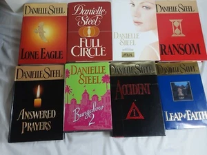 Lot of 19 Danielle Steel Romance Hardcover Books Novels - Bild 1 von 11