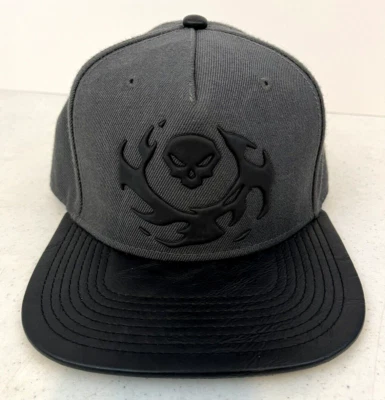Sombrero Overwatch Reaper con logotipo de calavera gris con cierre a presión ~ gris ~ ala de cuero sintético ~ ajustable Foto 1 de 4